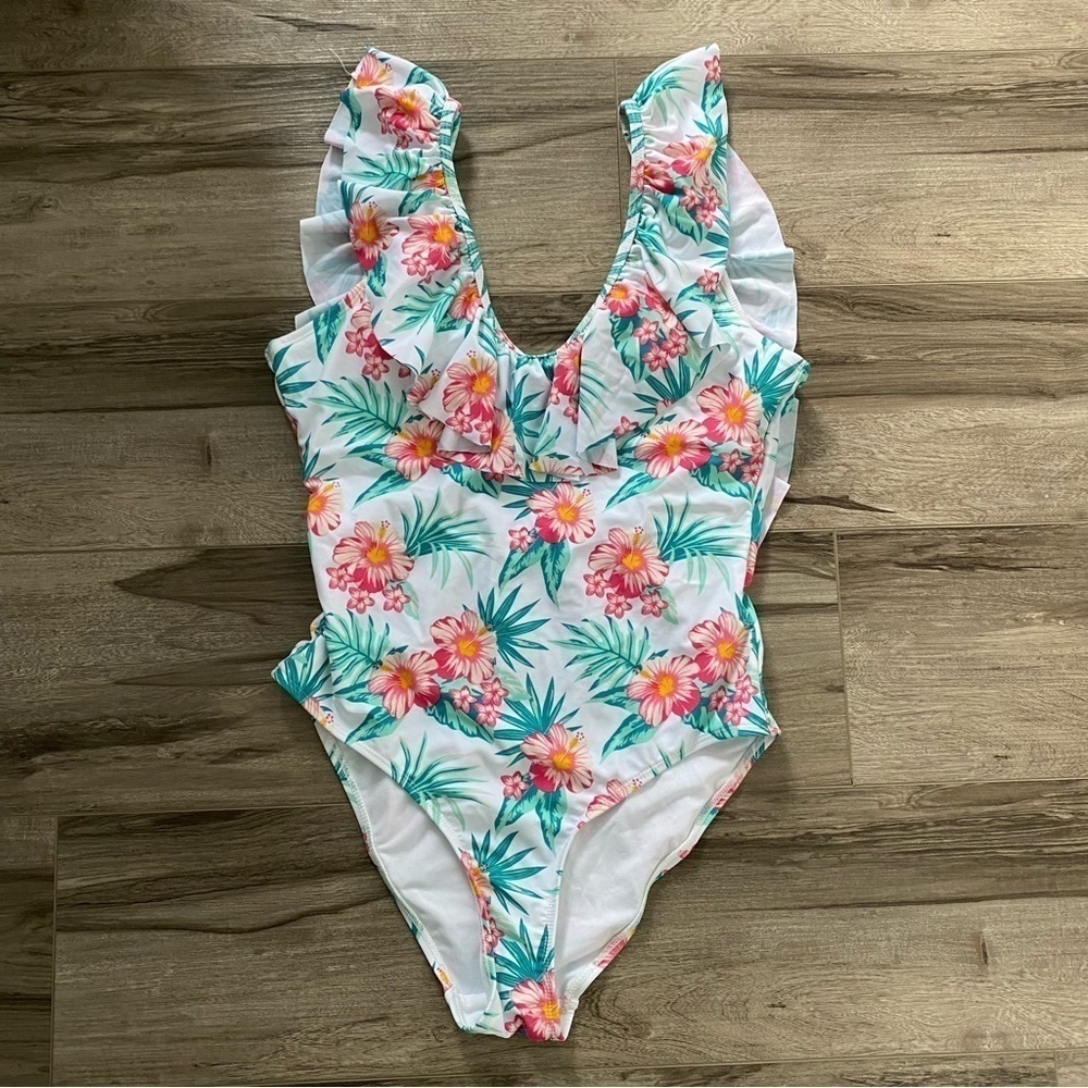 NEW Cabana Del Sol Rifle Trim One Piece Swimsuit White Pink Women’s Size Medium